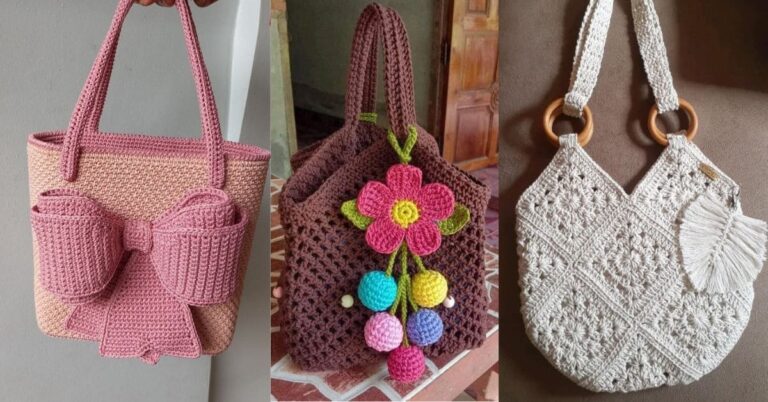 Três bolsas de crochê coloridas com detalhes decorativos, como laço, flor e argolas de madeira.