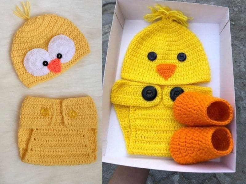 Conjunto infantil de crochê amarelo em forma de pato: touca, capa de fralda e sapatinhos.